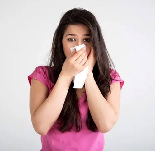 हैल्थ टिप्स: हीट वेव के दौरान भी सर्दी-जुकाम ने कर रखा है परेशान ? तो जानिए कैसे बचें इस बीमारी से…