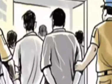 शिकंजा: चोरी की बाइक सहित दो गिरफ्तार, सीसीटीवी कैमरे की मदद से आए पकड़ में