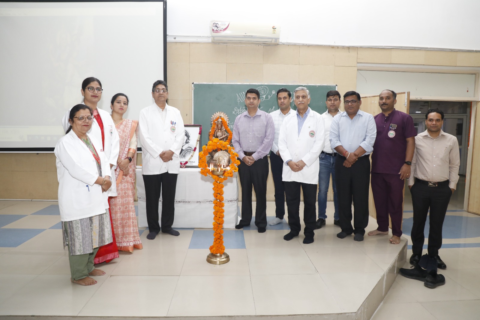 एम्स: अंतरराष्ट्रीय नर्सिंग सप्ताह का शुभारंभ, इलाज करने में नर्सों की विशेष भूमिका पर की गयी चर्चा