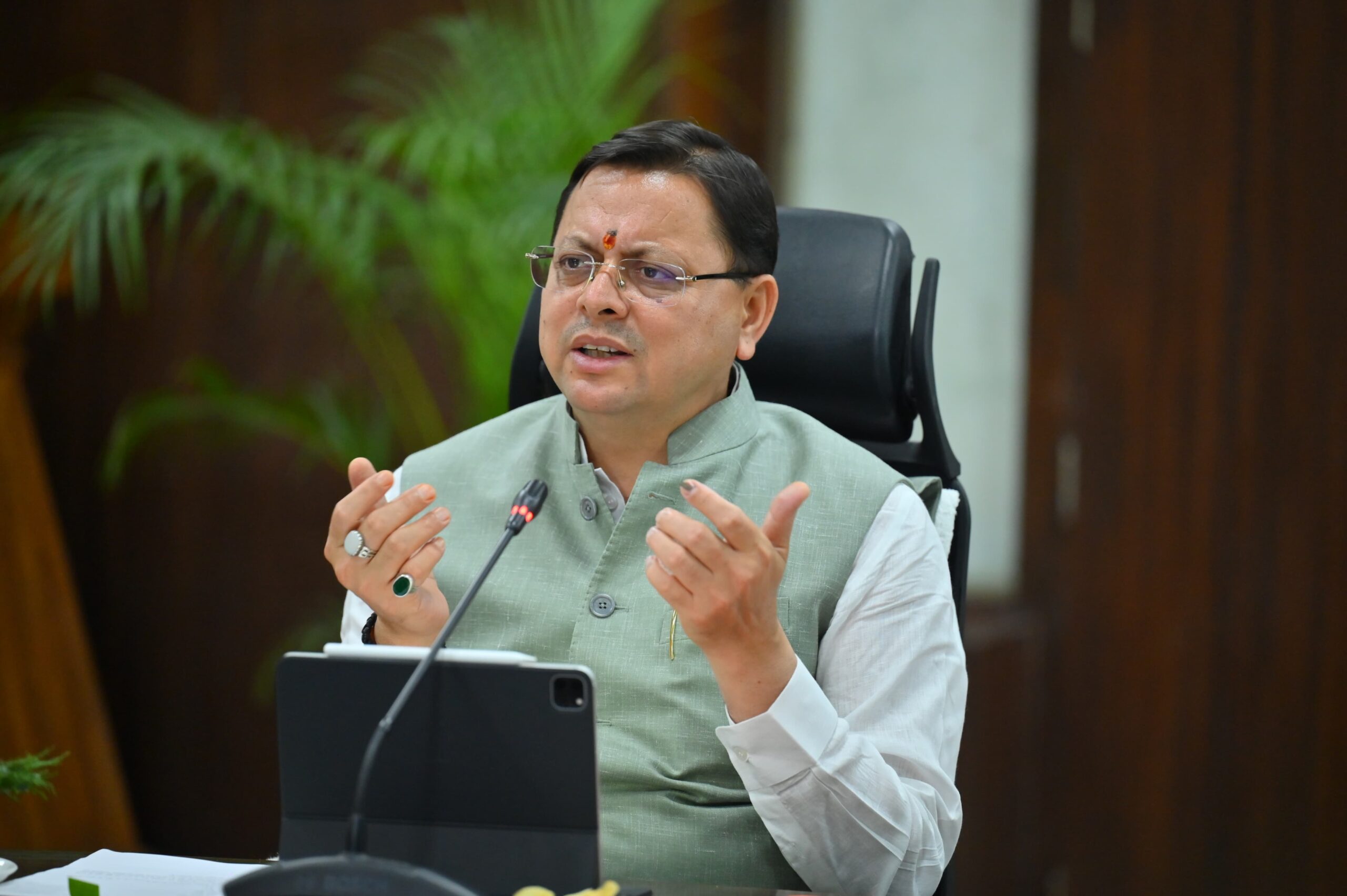 राज-काज: सीएम धामी ने चारधाम यात्रा की व्यवस्थाओं की अधिकारियों के साथ की समीक्षा