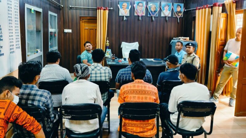 मुहिम: पुलिस ने नशाखोरी छुड़ाने को मेडिकल टीम के साथ मिलकर की युवाओं की काउंसिलिंग
