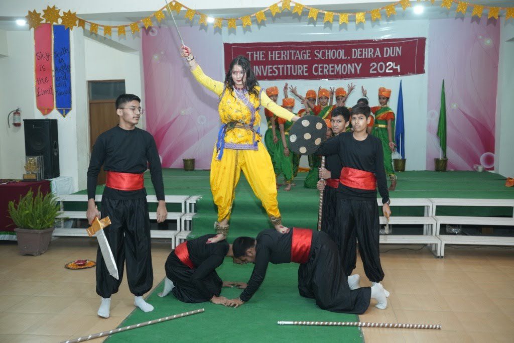 आयोजन: द हैरिटेज स्कूल में रंगारंग सांस्कृतिक कार्यक्रम के साथ मनाया अलंकरण समारोह