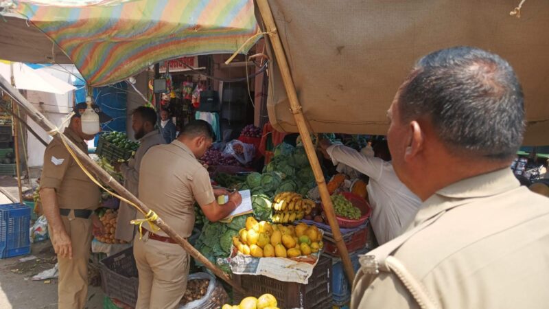 एक्शन: सड़क घेरने वाले अतिक्रमणकारियों में हड़कंप, पुलिस ने 24 दुकानदारों के किए चालान