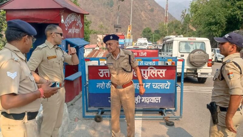 निगरानी: SSP लोकेश्वर सिंह ने सड़क पर उतर कर किया यातायात व्यवस्था का निरीक्षण