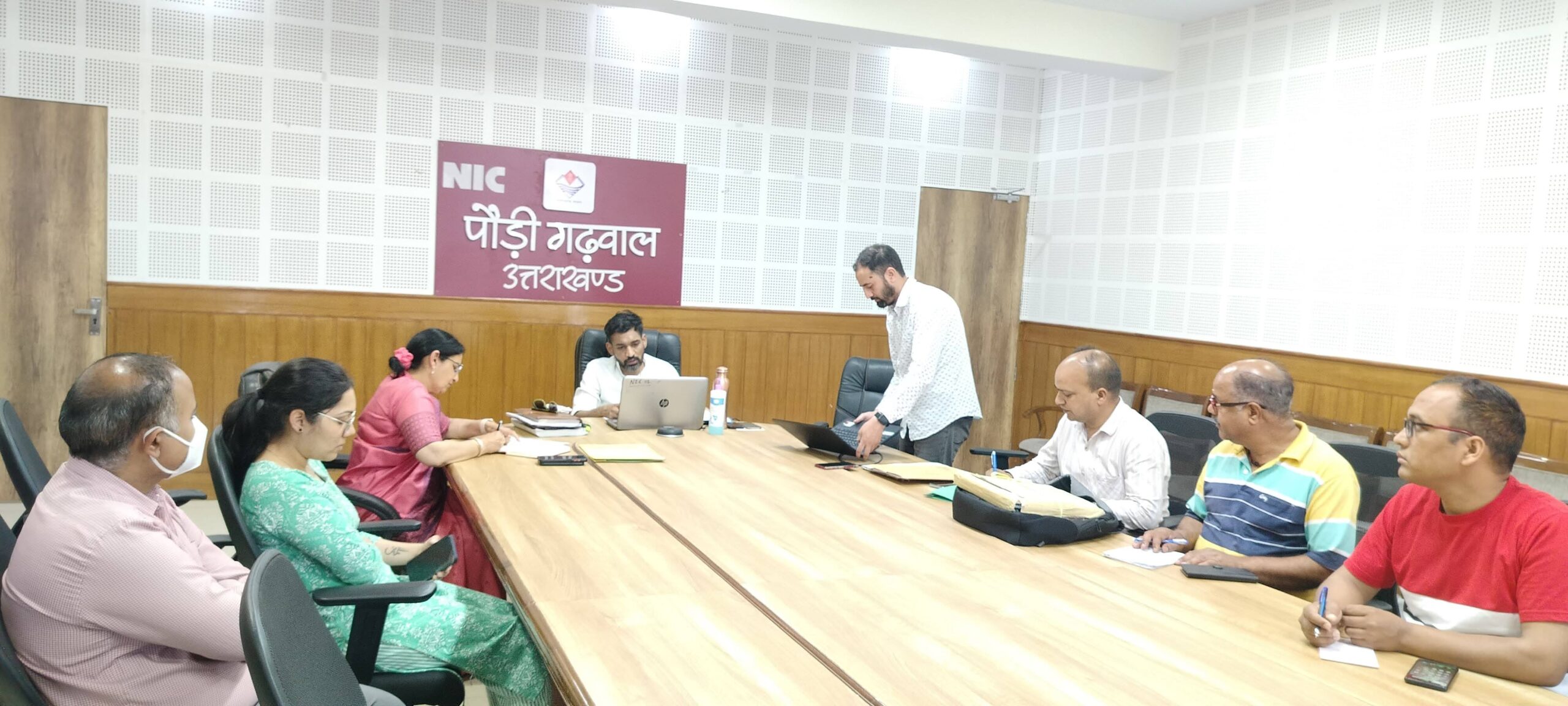 समीक्षा: डीएम ने कम लिंगानुपात पर स्वास्थ्य विभाग के अधिकारियों को दिए कार्रवाई के निर्देश