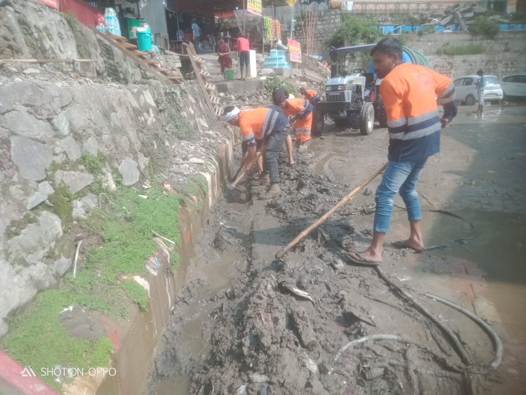 दंड: साफ-सफाई की व्यवस्था न करने पर पार्किंग संचालक पर लगाया गया 50 हजार का जुर्माना
