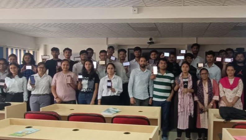 मुहिम: ‘बेटी बचाओ’ अभियान के तहत छात्र-छात्राओं को दिलाई गई ई-शपथ