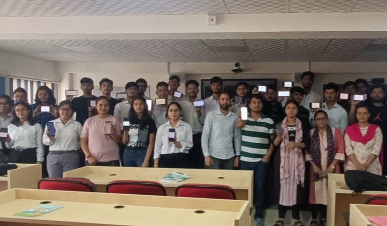 मुहिम: ‘बेटी बचाओ’ अभियान के तहत छात्र-छात्राओं को दिलाई गई ई-शपथ
