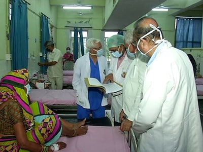 मुद्दा: स्वास्थ्य सेवा की गुणवत्ता बेहतर हो सरकारी और निजी अस्पतालों में