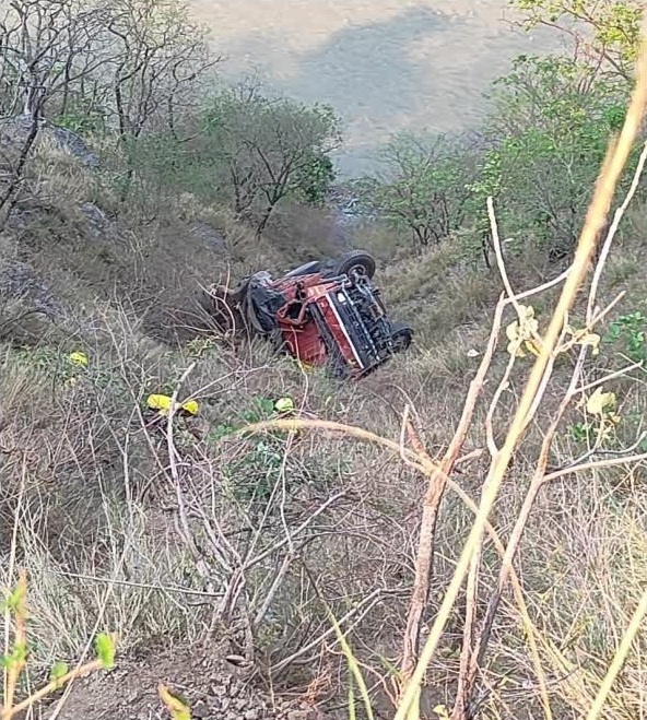 दुखद: मातम में बदल गईं शादी की खुशियां, सड़क हादसे में दूल्हे के भाई की मौत