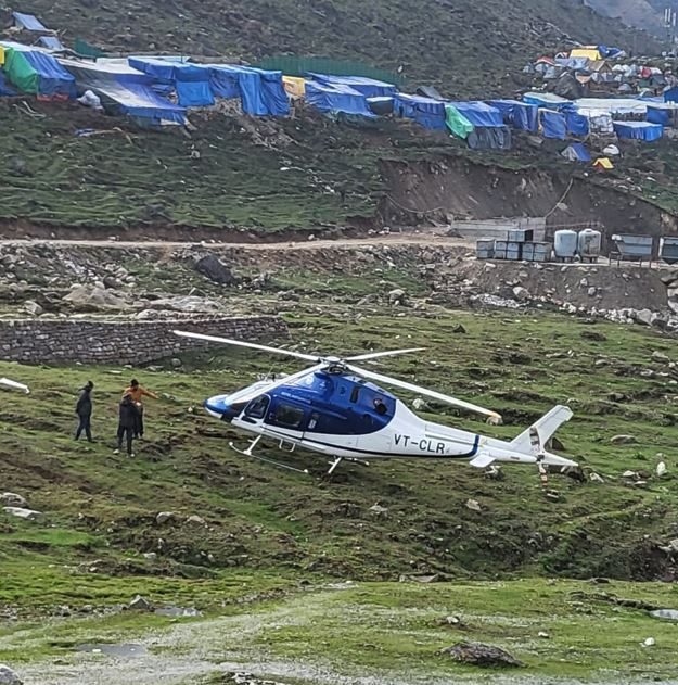 बड़ी खबर: केदारनाथ में बड़ा हादसा टला, हेलिकॉप्टर में खराबी के चलते कराई गई इमरजेंसी लैंडिंग