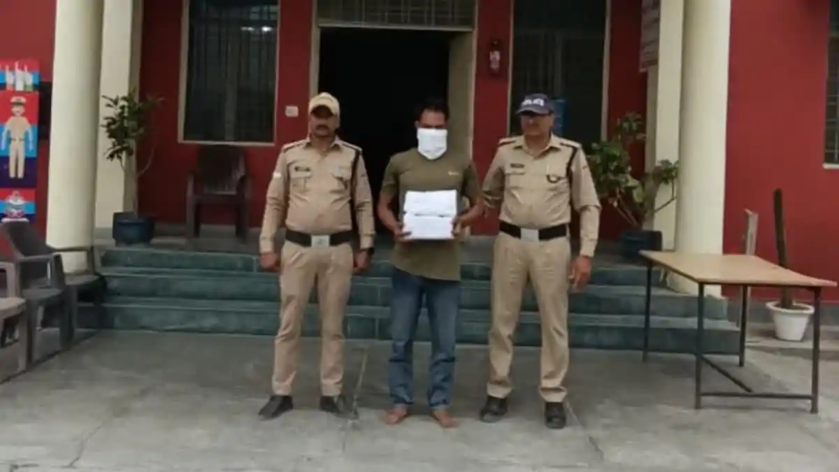 ब्लाइंड मर्डर:  दोस्त ने ही सर पर ईंट मार कर ली थी ई-रिक्शा चालक की जान, पुलिस ने किया खुलासा