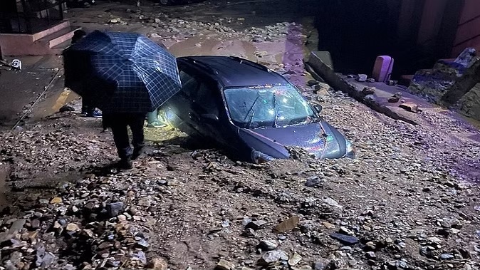 बड़ी खबर: इस जिले में बादल फटने से मकानों में घुसा मलबा, मची तबाही