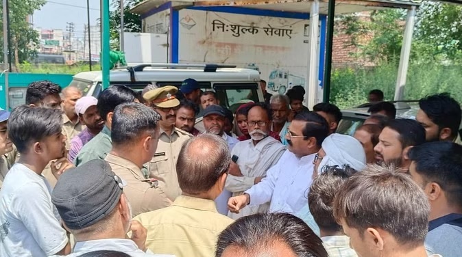 खौफ़नाक: रात को खेत की रखवाली करने गया था किसान, जंगली हाथी ने पटक-पटककर ले ली जान