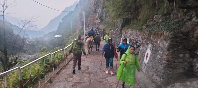 तीर्थयात्रा: मौसम ने बदली करवट,यमुनोत्री धाम में झमाझम बारिश