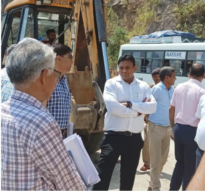 राज-काज: ग्राउंड जीरो पर उतरे चारधाम यात्रा प्रभारी सचिव, यात्रा व्यवस्थाओं का लिया जायजा