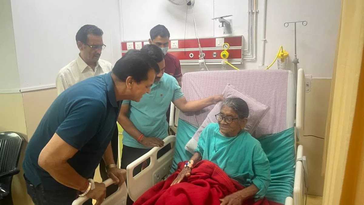 ख़ास ख़बर: यूपी के सीएम योगी आदित्यनाथ की मां सावित्री देवी बिष्ट एम्स में भर्ती