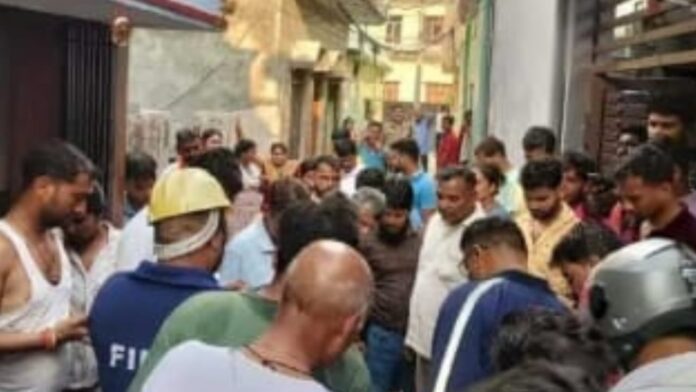 हादसा: सिलेन्डर फटने से दो बच्चों सहित चार लोग झुलसे