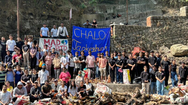 सराहनीय: पर्यावरण प्रेमी युवाओं ने तमसा नदी में चलाया स्वच्छता अभियान