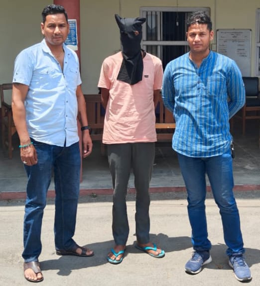 कामयाबी: रंग लाई पुलिस की मेहनत, सात साल से फरार चल रहा ईनामी शराब तस्कर को धर दबोचा
