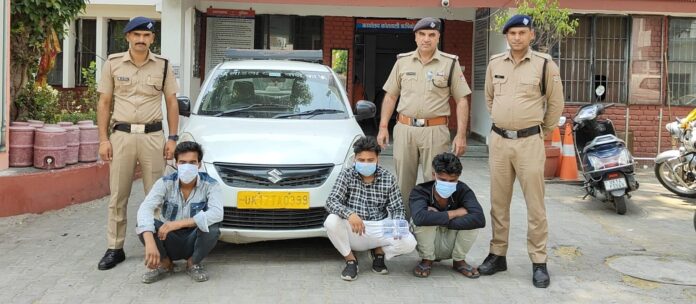 कामयाबी: पुलिस ने किया मोबाइल लूट की वारदात का खुलासा, तीन बदमाश गिरफ्तार