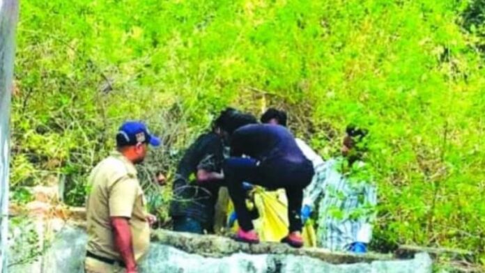 सनसनी: पेड़ से लटका मिला युवक का शव,पुलिस कर रही शिनाख्त के प्रयास