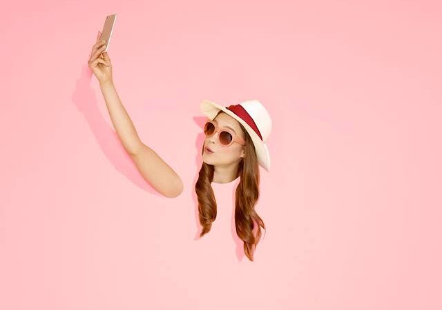 घातक: देश में आत्म-मुग्धता के कारण आए दिन जा रही युवाओं की जान