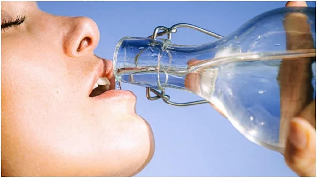 हैल्थ टिप्स: बार-बार सूख रहा है मुंह तो हल्के में न लें, इन खतरनाक बीमारियों का हो सकता है लक्षण…