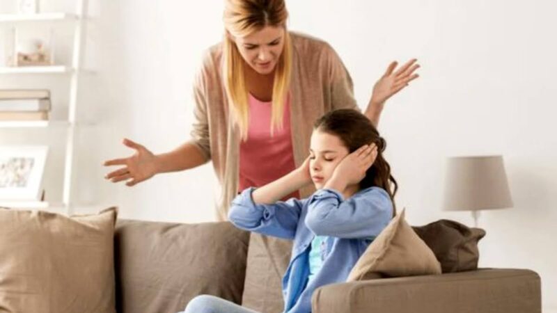 लालन-पालन: टीनएजर्स पर कितनी रोक-टोक लगाना सही, जानें उन्हें कैसे दिया जाए स्पेस?