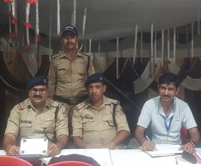 उपचुनावः बिना दस्तावेज ले जाई जा रही एक लाख की नगदी पकड़ी