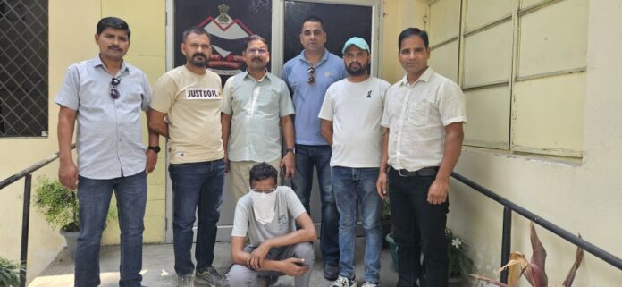 शिकंजा:  करोड़ों रुपये की ठगी के आरोपी को एसटीएफ ने किया गिरफ्तार