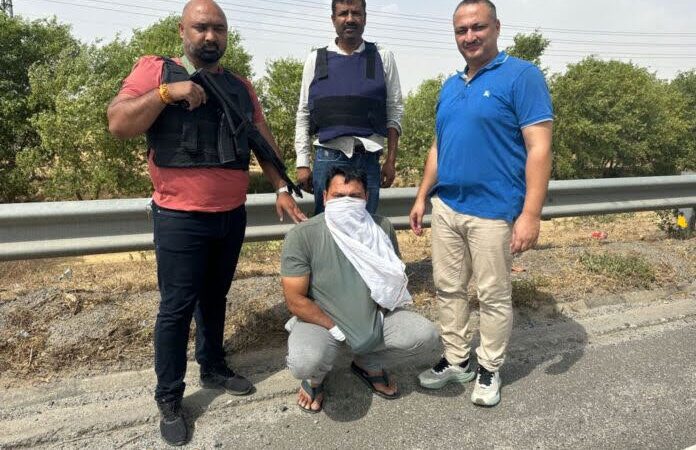 बड़ी खबर: पुलिस के हत्थे चढ़ा गोलीकांड का मुख्य आरोपी, राजस्थान के गांव में था छुपा हुआ