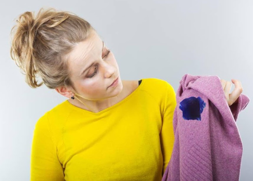 घरेलू टिप्स: कपड़ों में लगी इंक छुड़ाने में छूट रहे पसीने, इन तरीकों से कर सकती हैं छुट्टी