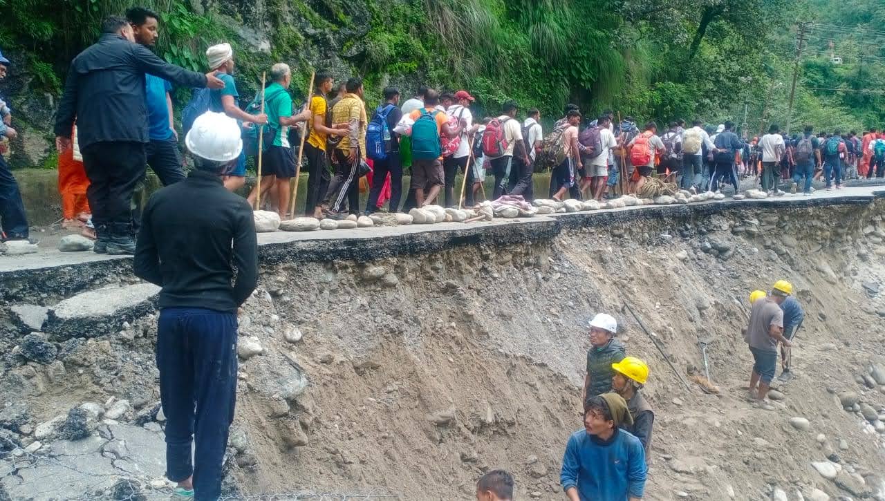 आपदा: केदारनाथ मार्ग पर रेस्क्यू आपरेशन चौथे दिन भी जारी