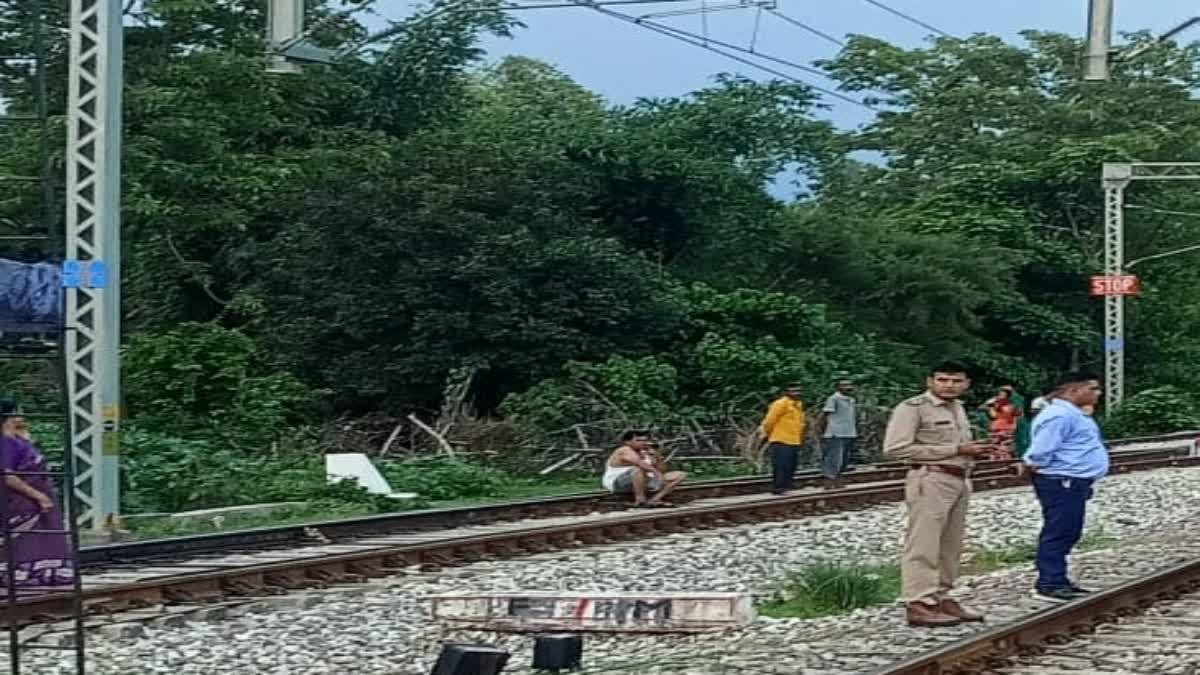 हादसा: ट्रेन की चपेट में आने से अज्ञात युवक की मौत
