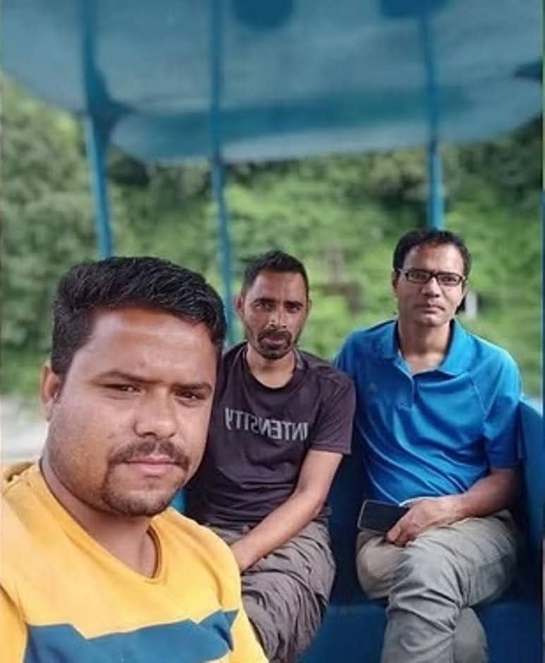 आफ़त: हाइड्रोलिक ट्रॉली में फंसी रही तीन लोगों की जान,सुनने वाला कोई नहीं