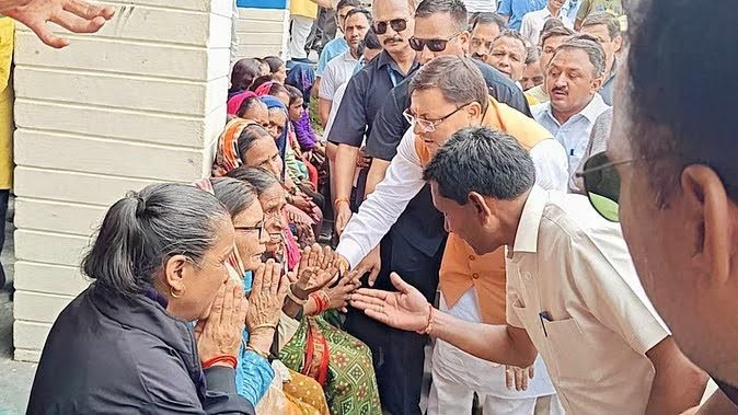 राज-काज: आपदा प्रभावितों के हाल जानने के लिए पहुंचे सीएम धामी, मदद का दिलाया भरोसा