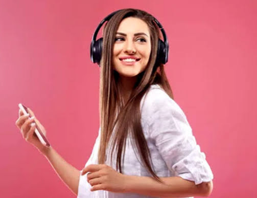 सावधान: आपका एक शौक बना सकता है हमेशा के लिए बहरा, खतरे में हैं 100 करोड़ युवा