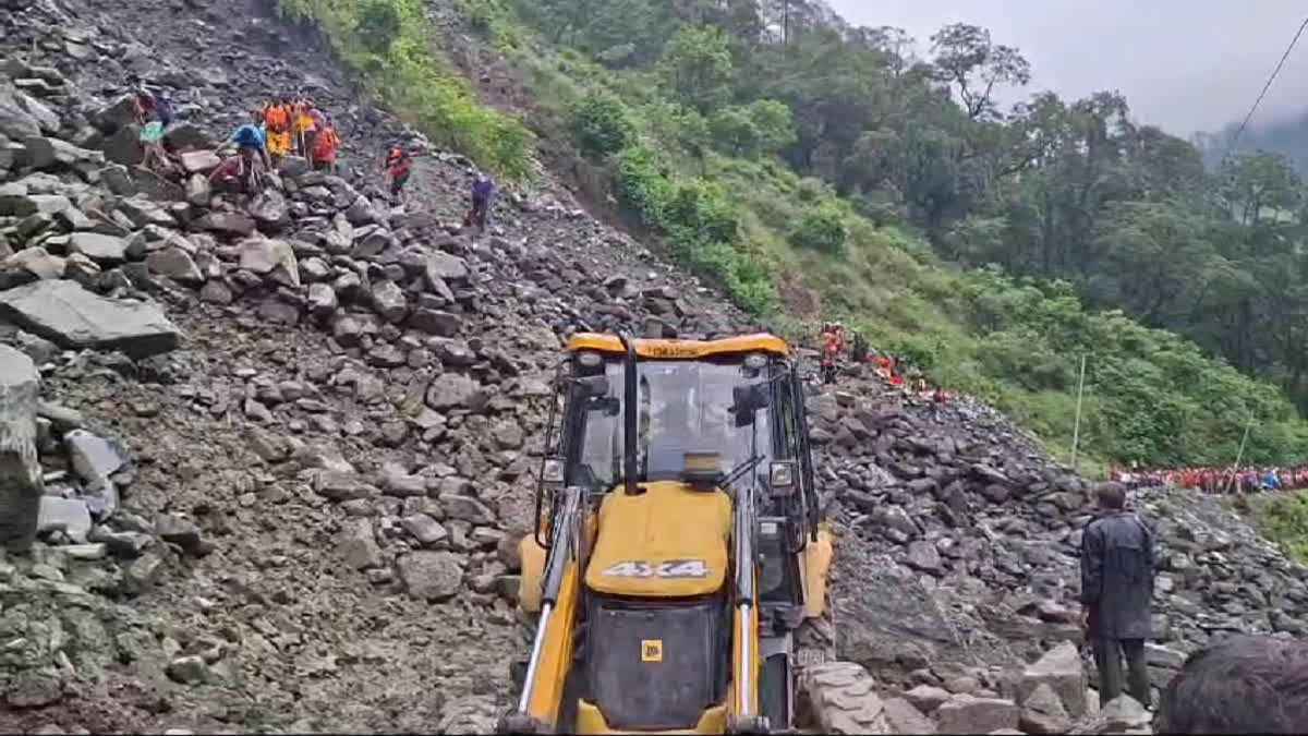 हालात: भारी बरसात के चलते चुनौती बनी सुरक्षित चारधाम यात्रा
