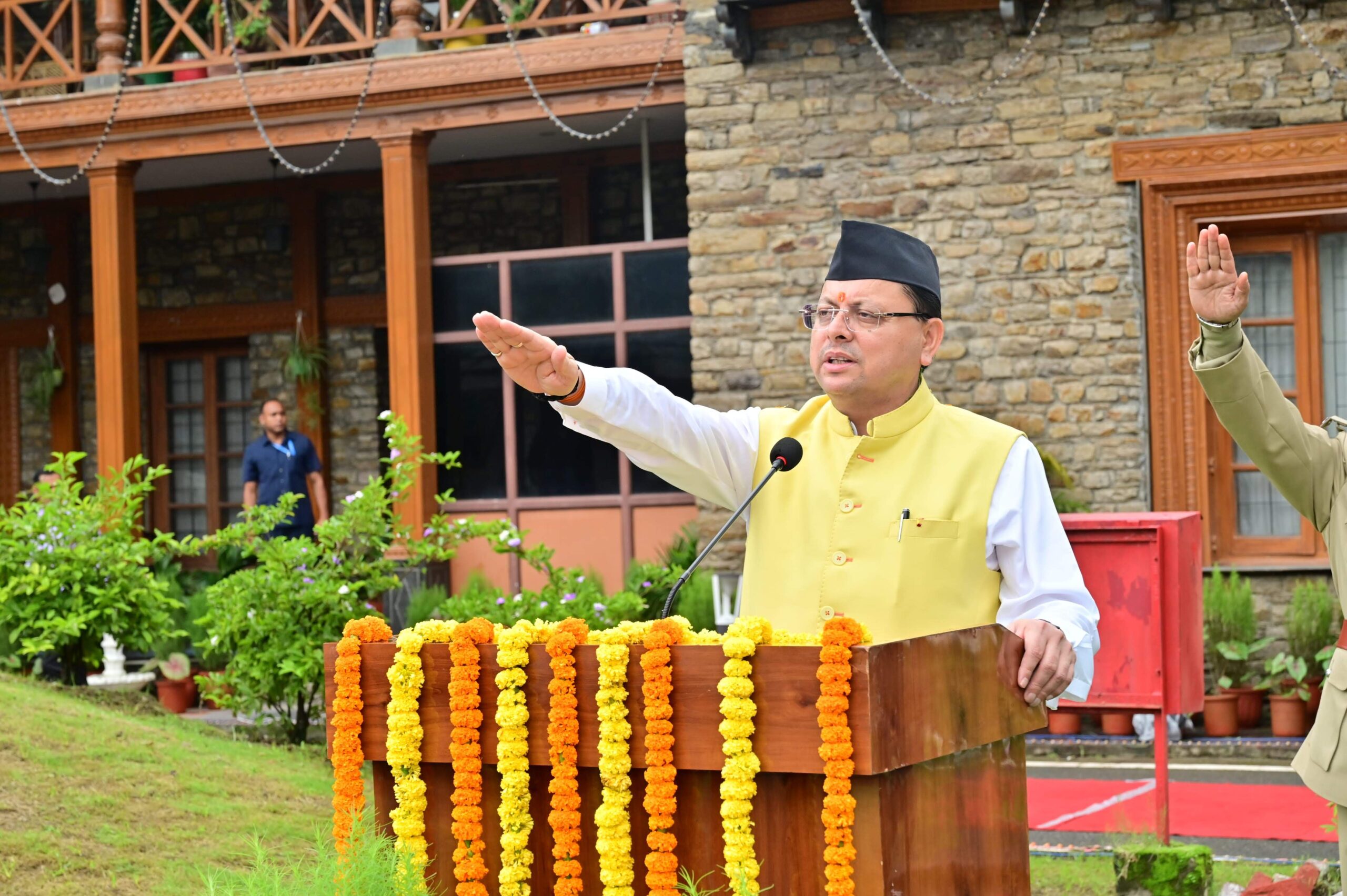 राज-काज: सीएम धामी ने 78 वें स्वतंत्रता दिवस पर मुख्यमंत्री आवास में किया ध्वजारोहण