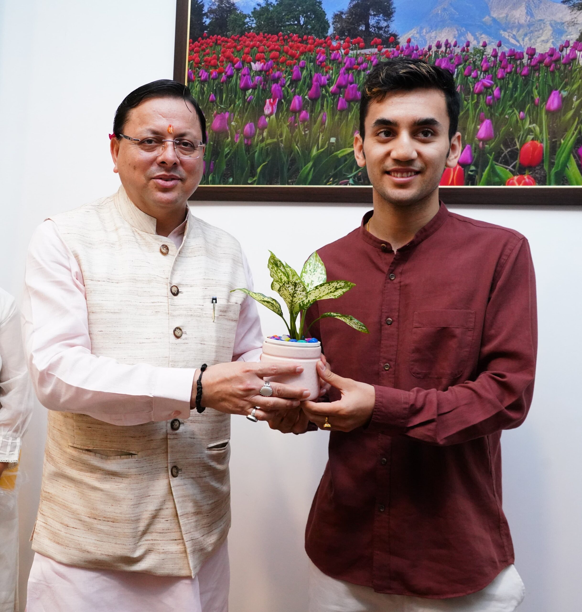 राज-काज: बैडमिंटन खिलाड़ी लक्ष्य सेन ने सीएम धामी से की भेंट, सीएम ने दी बधाई