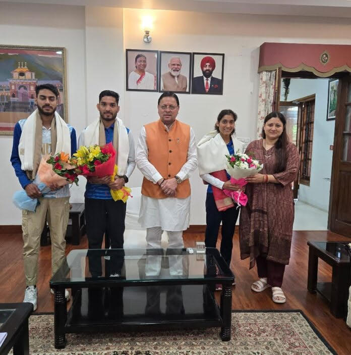 मुलाकात: पेरिस ओलंपिक से लौटे उत्तराखंड के खिलाड़ियों ने मुख्यमंत्री से की शिष्टाचार भेंट