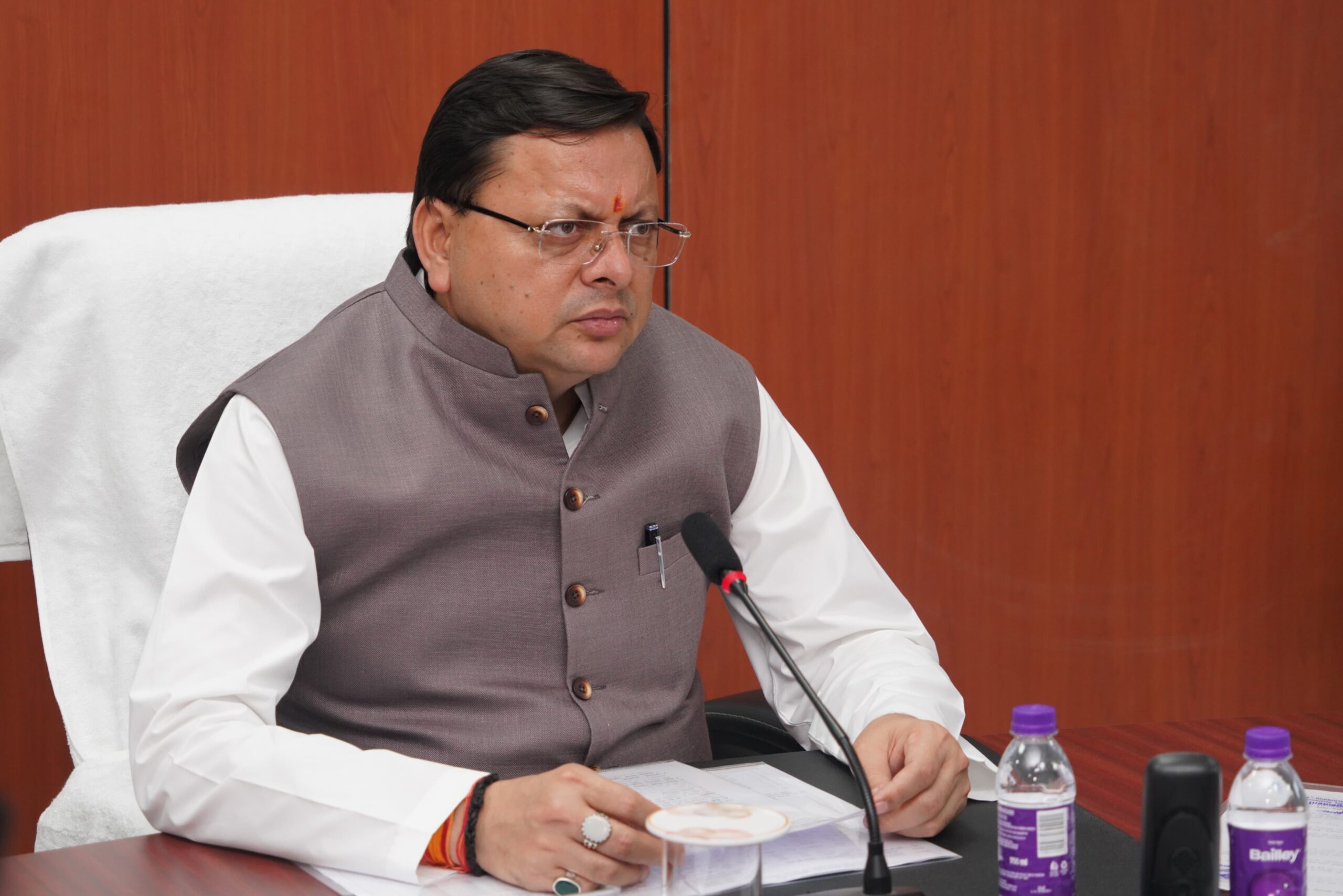 निर्देश: जिलाधिकारी सभी अधिकारियों को अलर्ट मोड पर रखें: धामी
