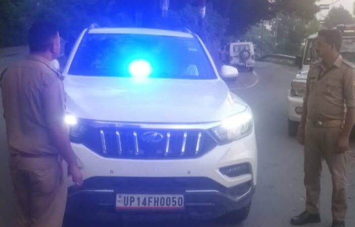 एक्शन: चकाचौंध वाली लाइटें लगे वाहनों पर चला पौड़ी पुलिस का डंडा