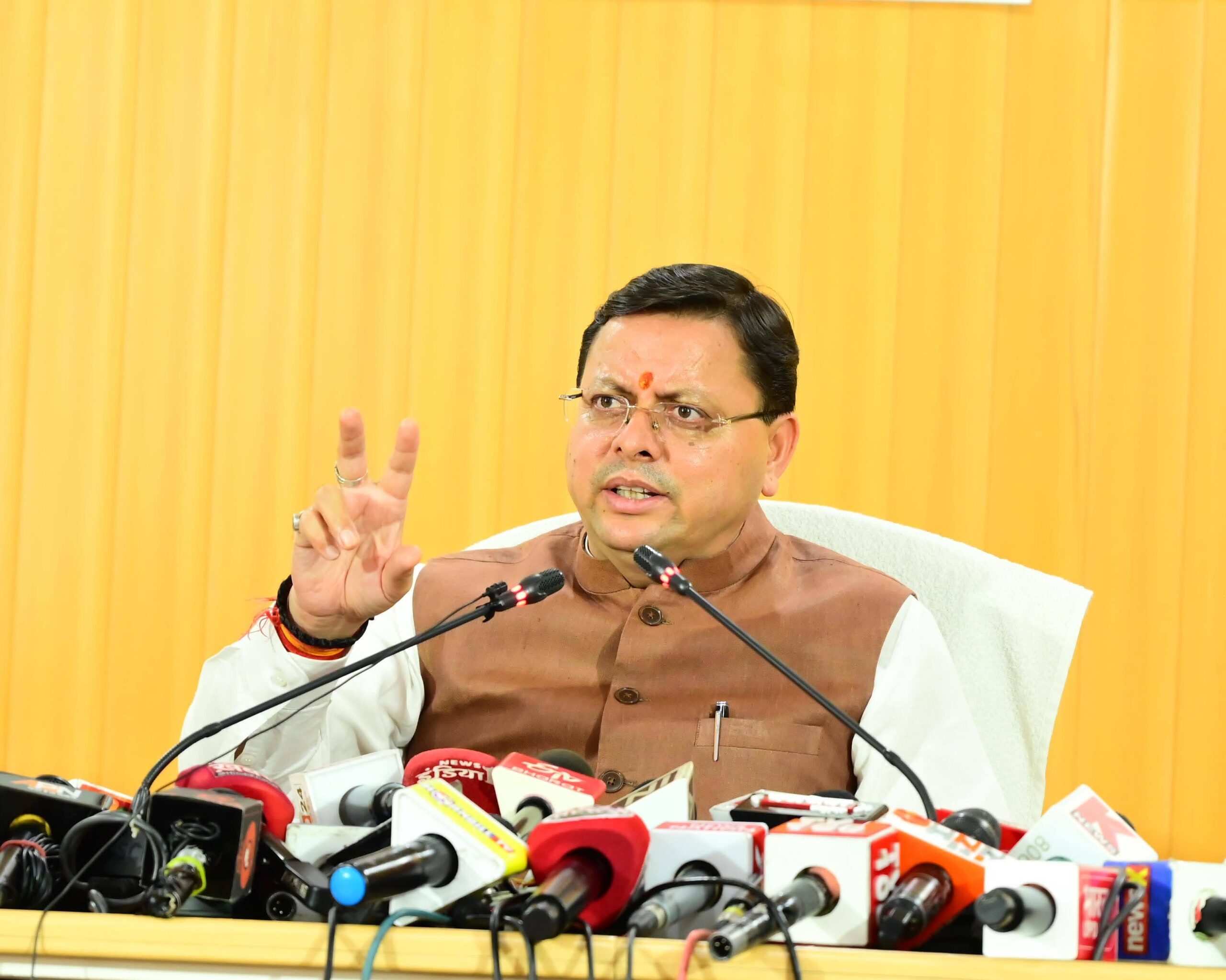 बड़ी खबर: सरकार अगले बजट सत्र में ला सकती है वृहद भू-कानून, सीएम धामी ने दिए संकेत