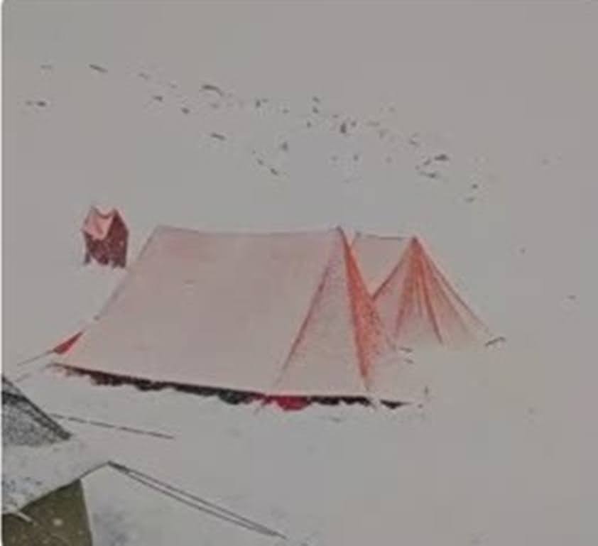 मौसम: भारी बर्फबारी के चलते पर्वतारोहियों का दल गंगोत्री वापस लौटा