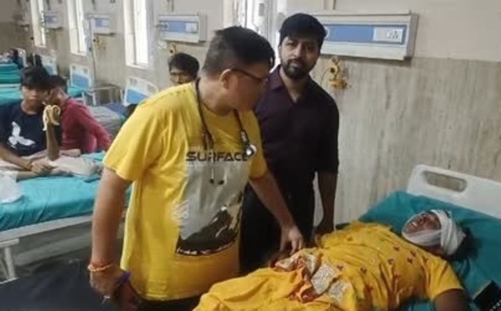 हादसा: देवी जागरण के दौरान मकान की दीवार गिरी, 12 घायल