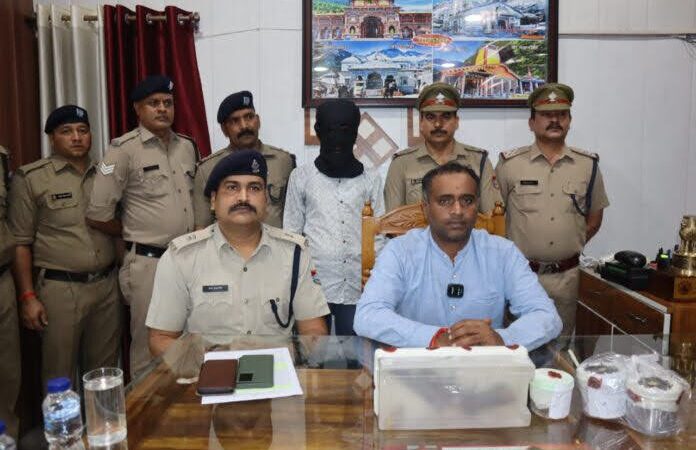 शिकंजा: बहन की हत्या का आरोपी भाई गिरफ्तार, लव मैरिज करने से नाराज़ होकर मार दी थी गोली