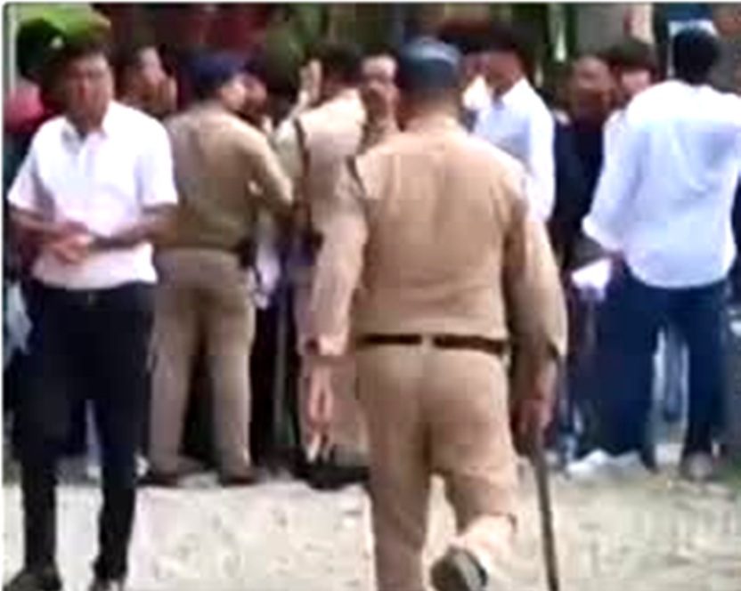  विरोध: छात्र के साथ रैगिंग और यौन उत्पीड़न मामले के खिलाफ एनएसयूआई ने किया प्रदर्शन