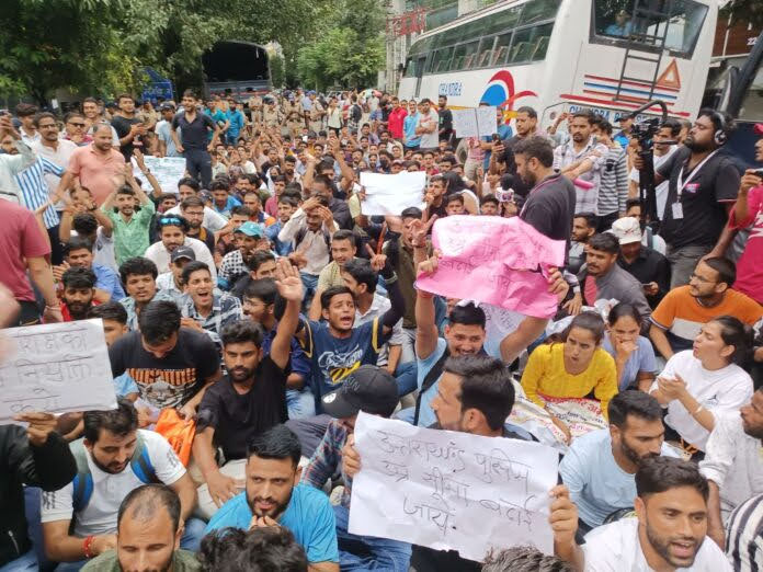 आंदोलन: उत्तराखण्ड बेरोजगार संघ का मुख्यमंत्री आवास कूच